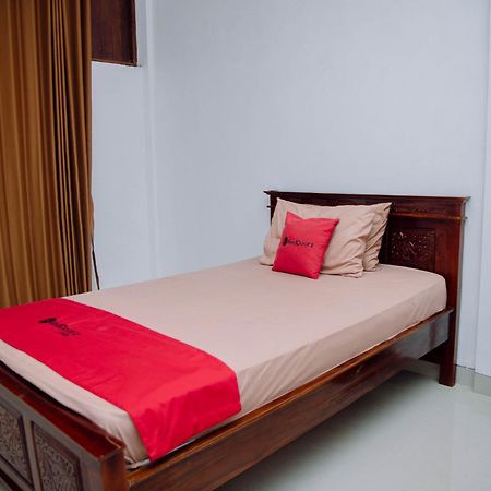Reddoorz At Villa Bukit Senyum Lombok Kuripan  Exteriér fotografie