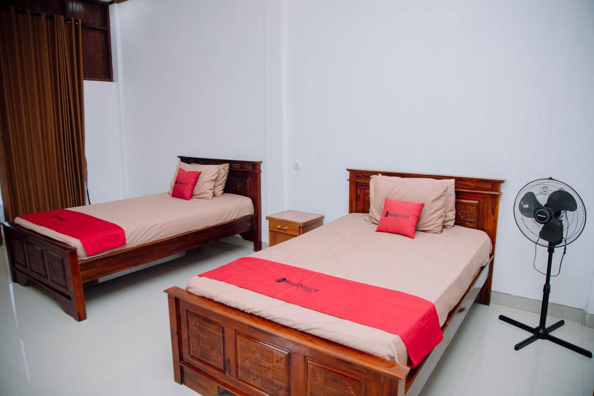 Reddoorz At Villa Bukit Senyum Lombok Kuripan  Exteriér fotografie