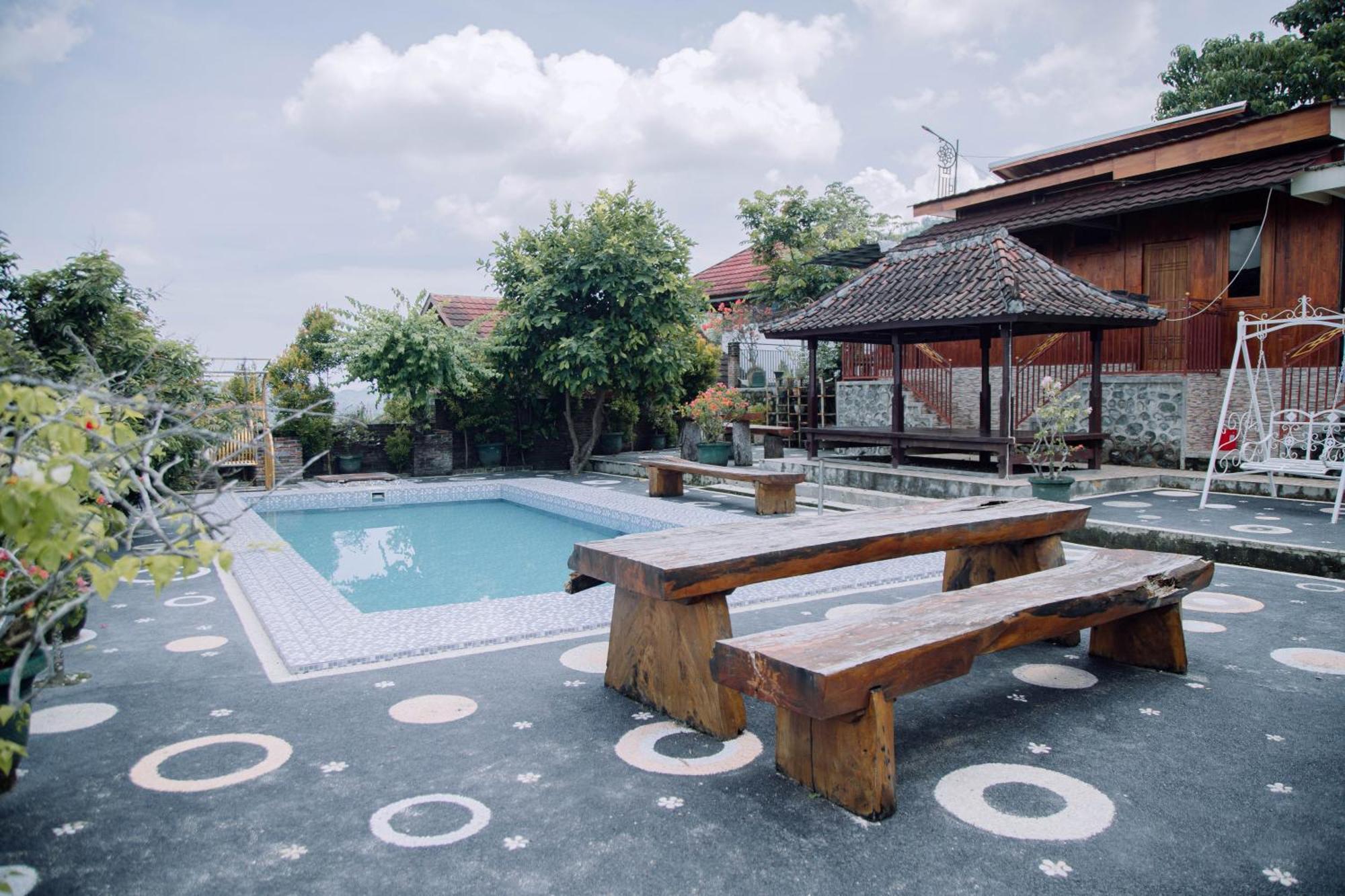 Reddoorz At Villa Bukit Senyum Lombok Kuripan  Exteriér fotografie