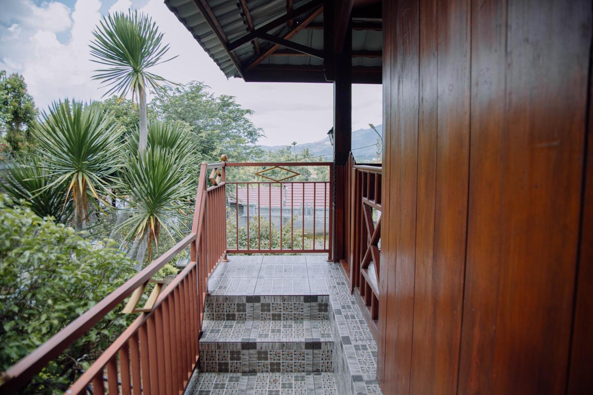 Reddoorz At Villa Bukit Senyum Lombok Kuripan  Exteriér fotografie